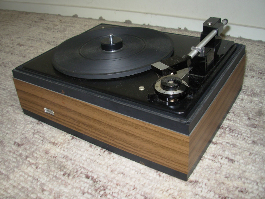 Voorbeeld van audioapparatuur reparatie